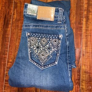 Cute boot cut jeans !
